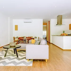 https://incredible-oceanview-roof-lounge-2-blocks-to-beach.allrivieramayahotels.com