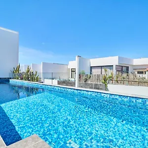https://modern-luxury-condo-private-pool.allrivieramayahotels.com