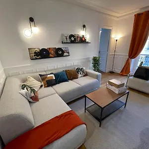 https://appart-4persmouffetardport-royalla-sorbonne.fr-paris.fr